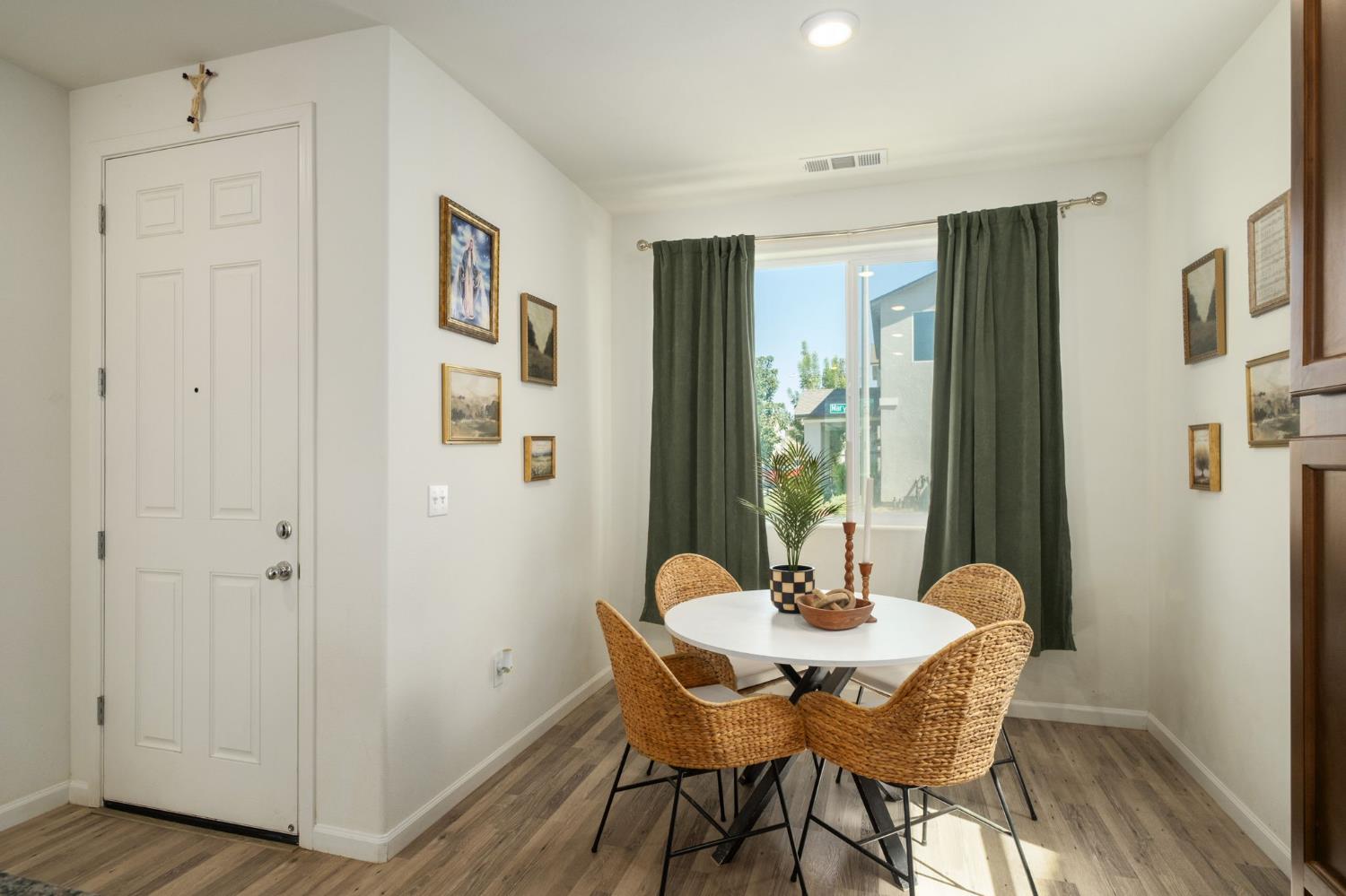 3233 E Mary Ave, Visalia, CA 93292
