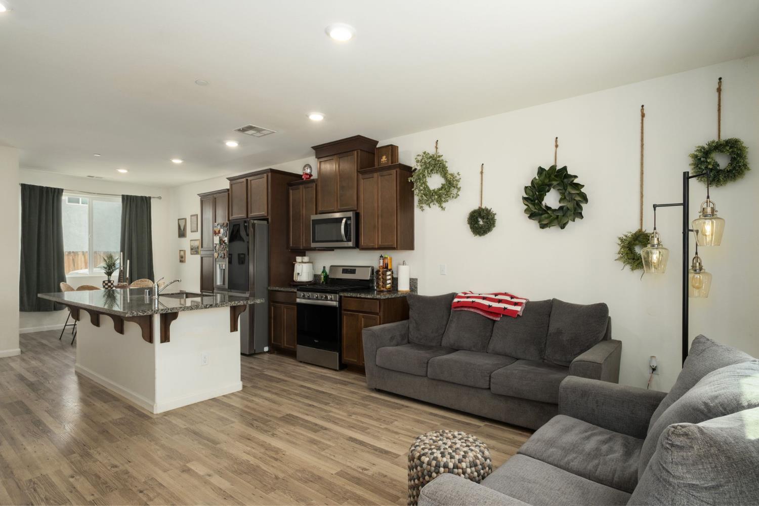3233 E Mary Ave, Visalia, CA 93292