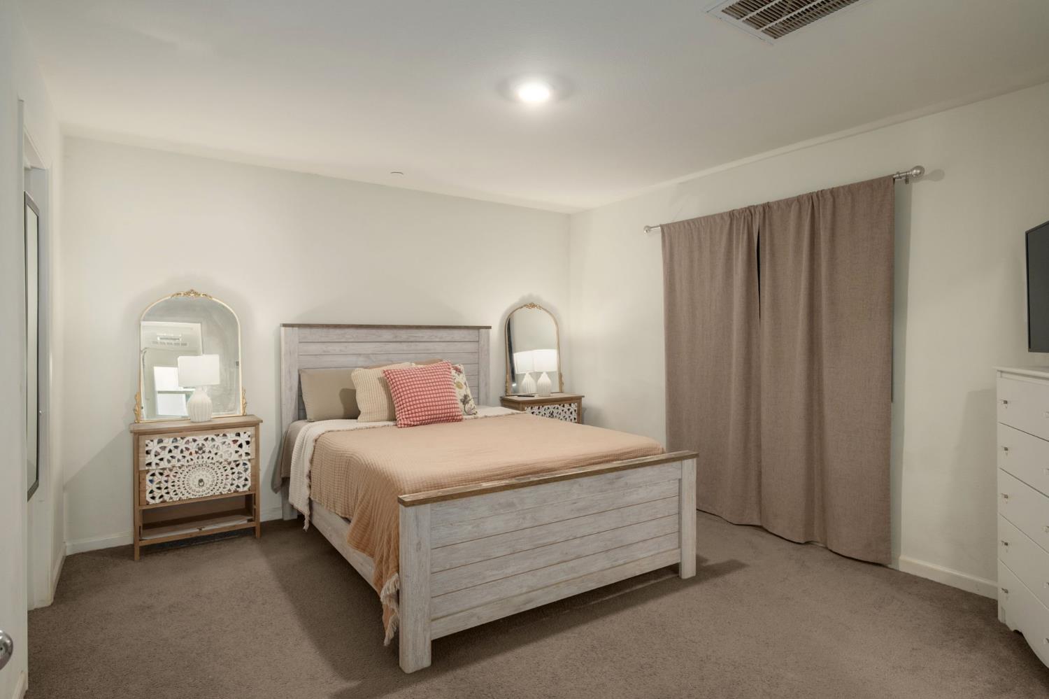 3233 E Mary Ave, Visalia, CA 93292