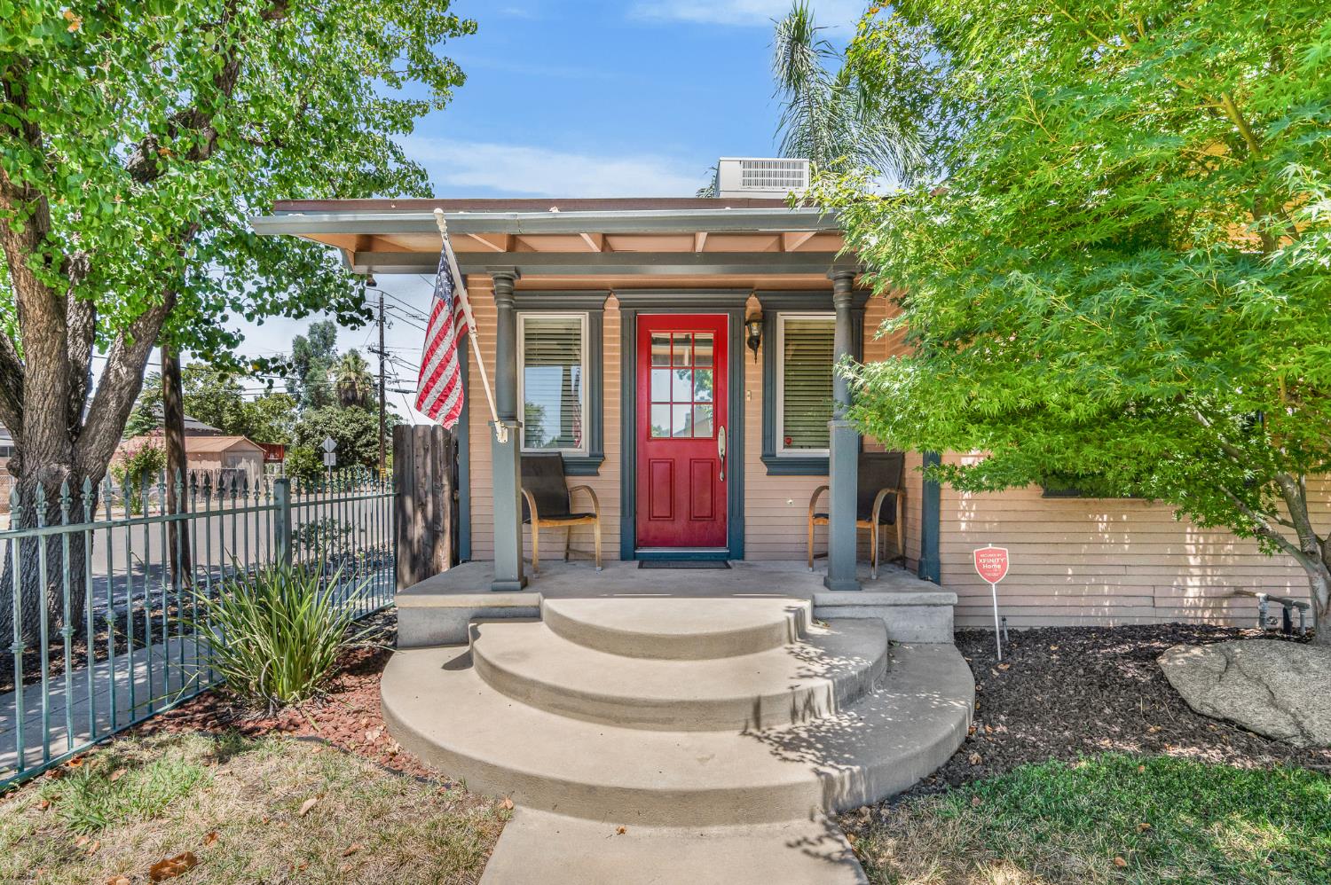 1107 E Brown Ave, Fresno, CA 93704