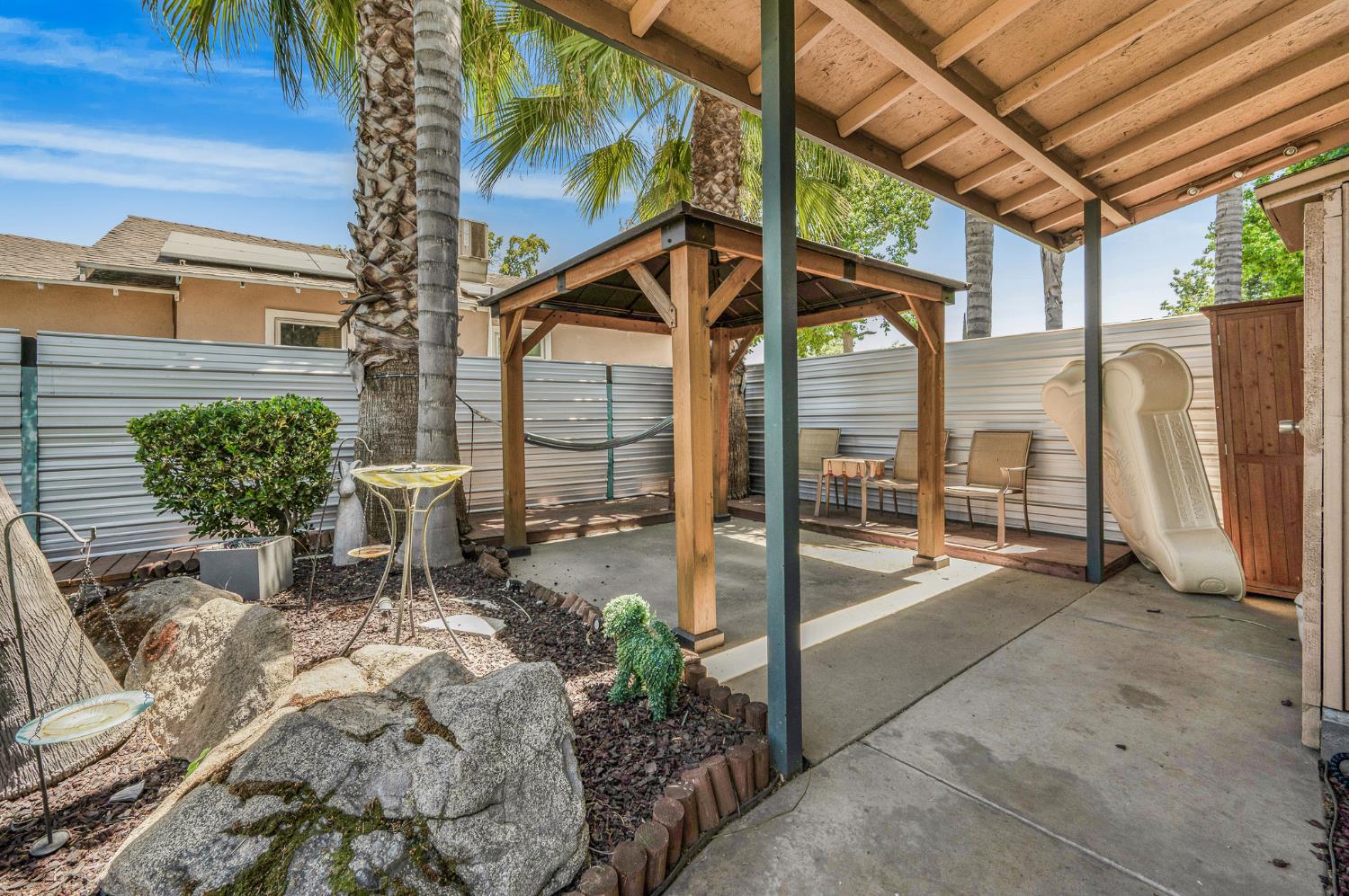 1107 E Brown Ave, Fresno, CA 93704