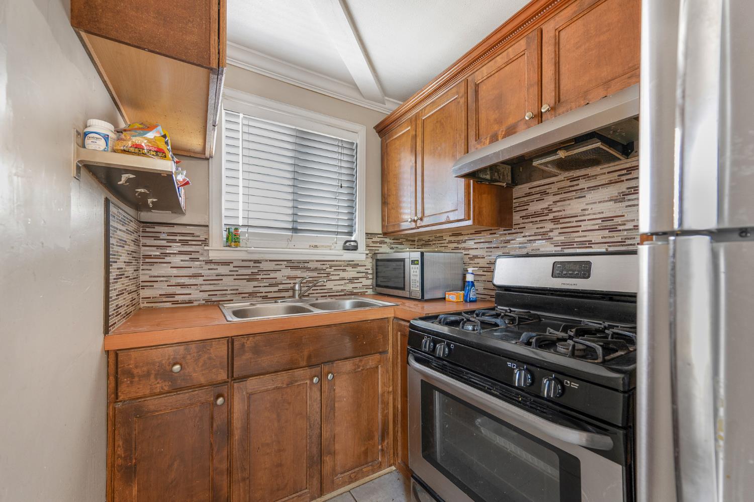 1107 E Brown Ave, Fresno, CA 93704
