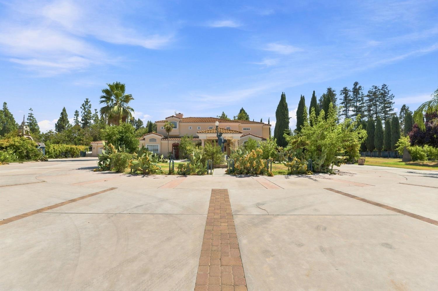 8067 N Belmont Ave, Fresno, CA 93737