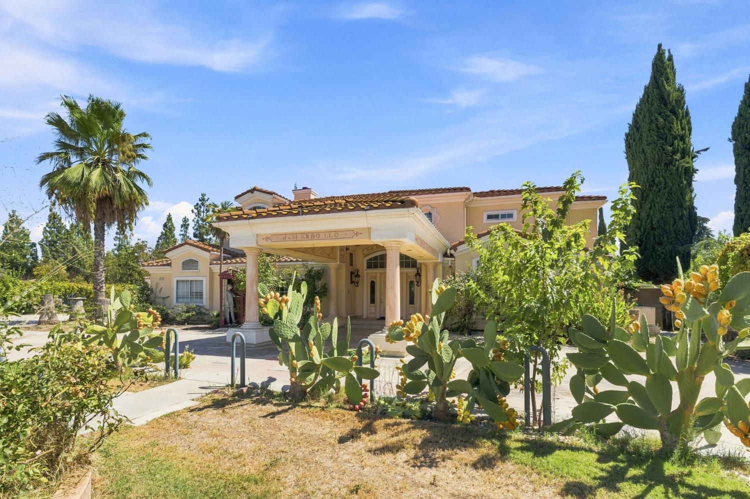8067 N Belmont Ave, Fresno, CA 93737