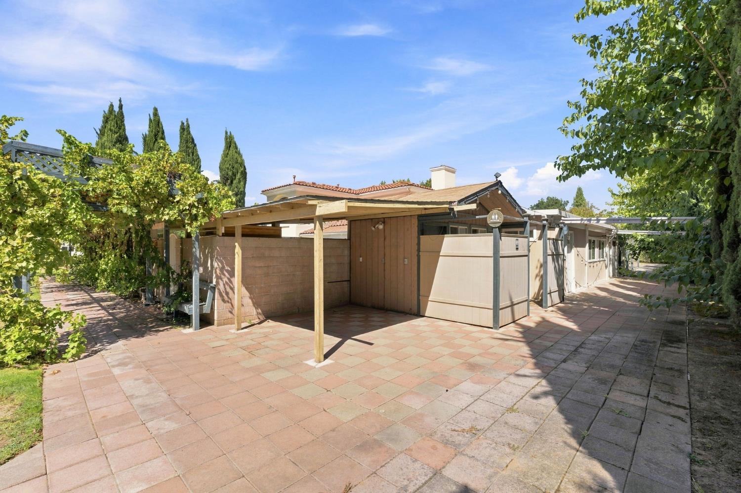 8067 N Belmont Ave, Fresno, CA 93737
