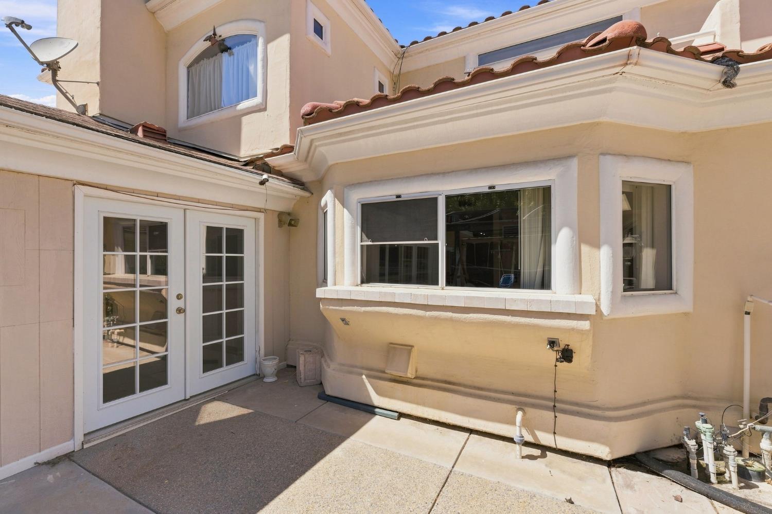 8067 N Belmont Ave, Fresno, CA 93737