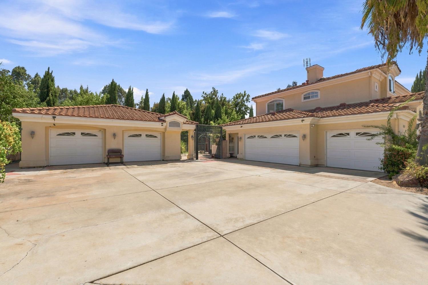 8067 N Belmont Ave, Fresno, CA 93737