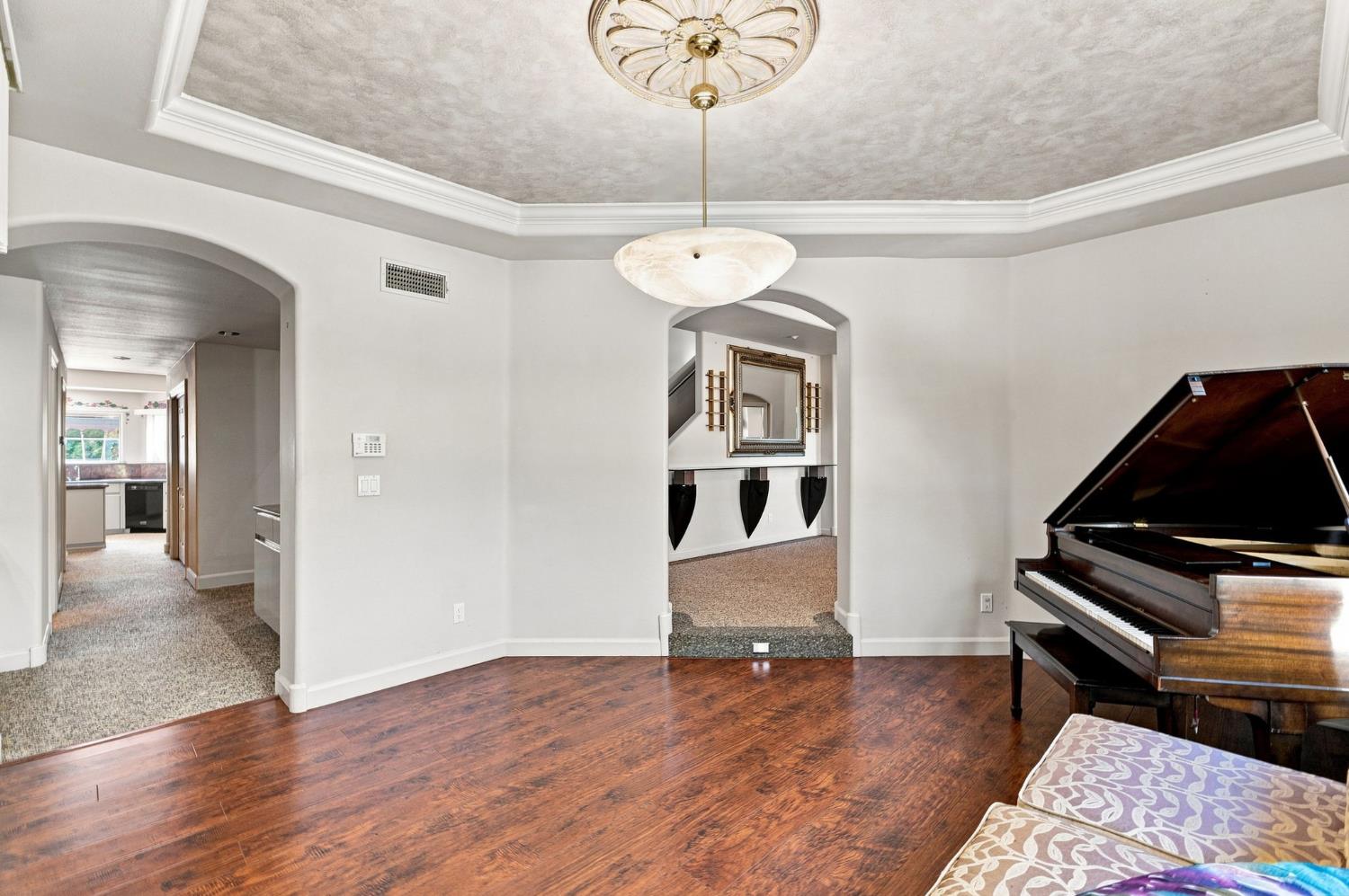 8067 N Belmont Ave, Fresno, CA 93737