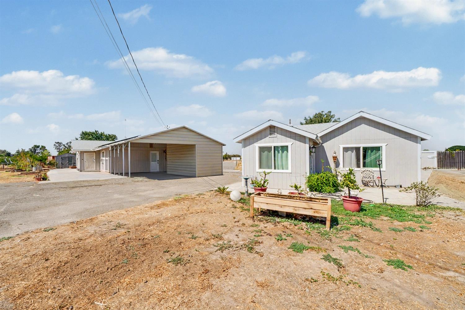 17112 Monreal Rd, Madera, CA 93636