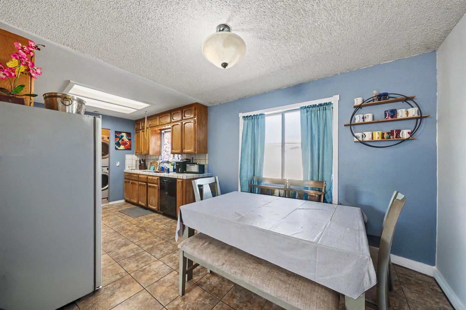 17112 Monreal Rd, Madera, CA 93636
