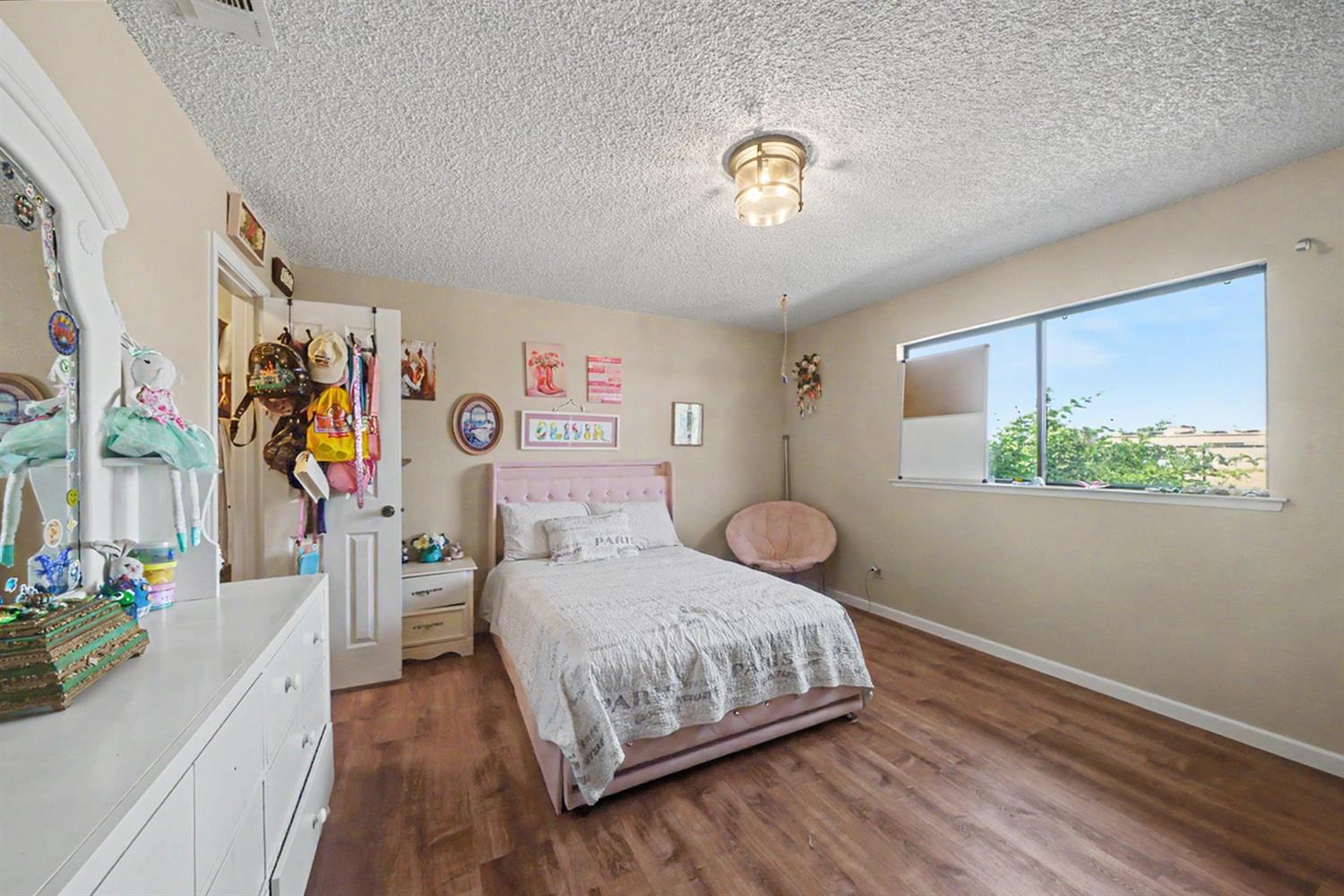 17112 Monreal Rd, Madera, CA 93636