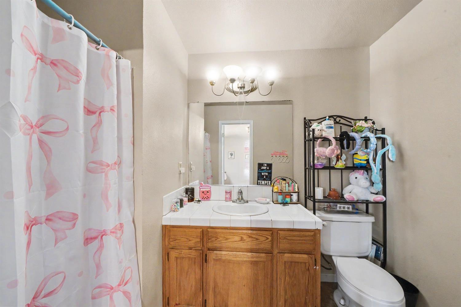 17112 Monreal Rd, Madera, CA 93636