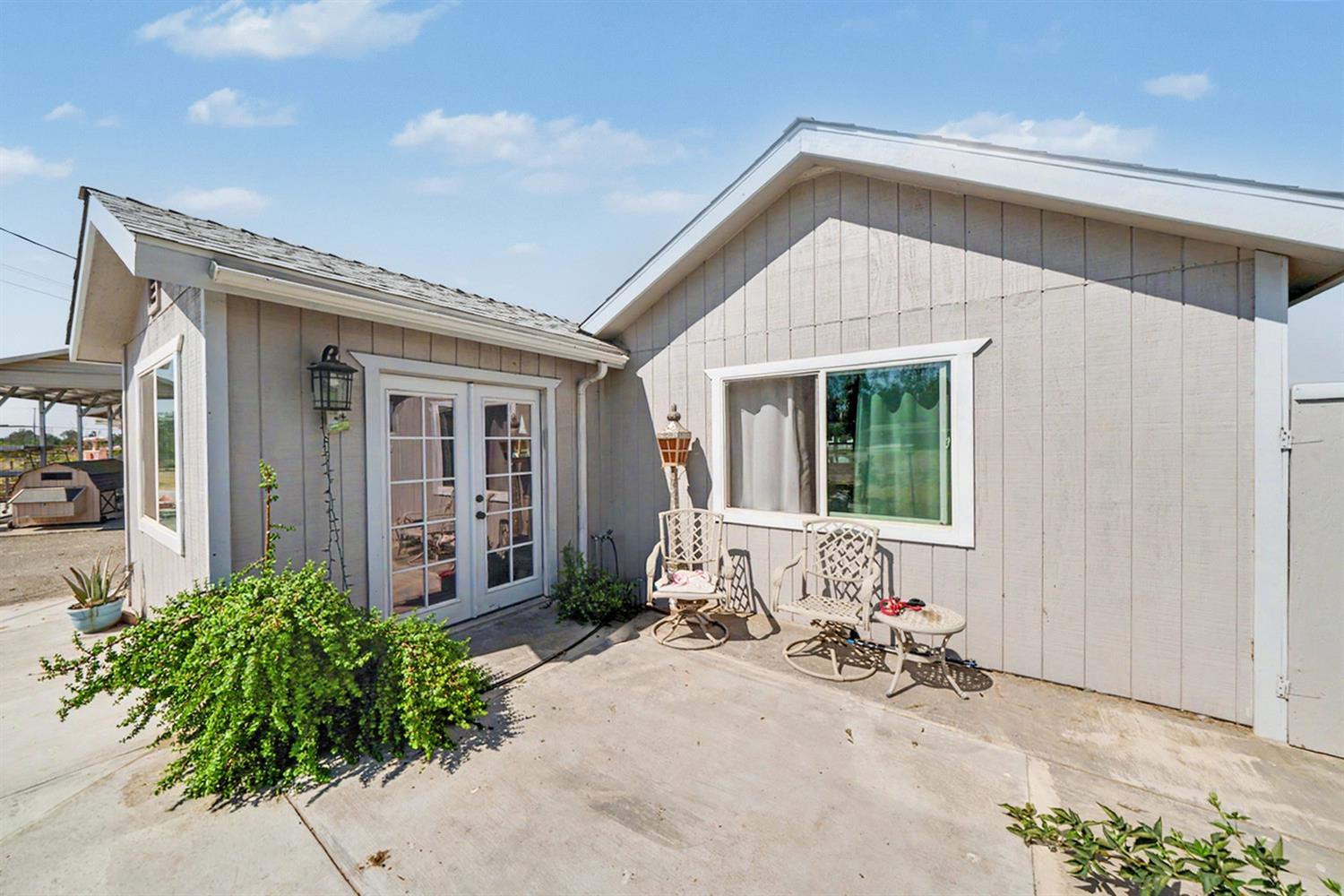 17112 Monreal Rd, Madera, CA 93636