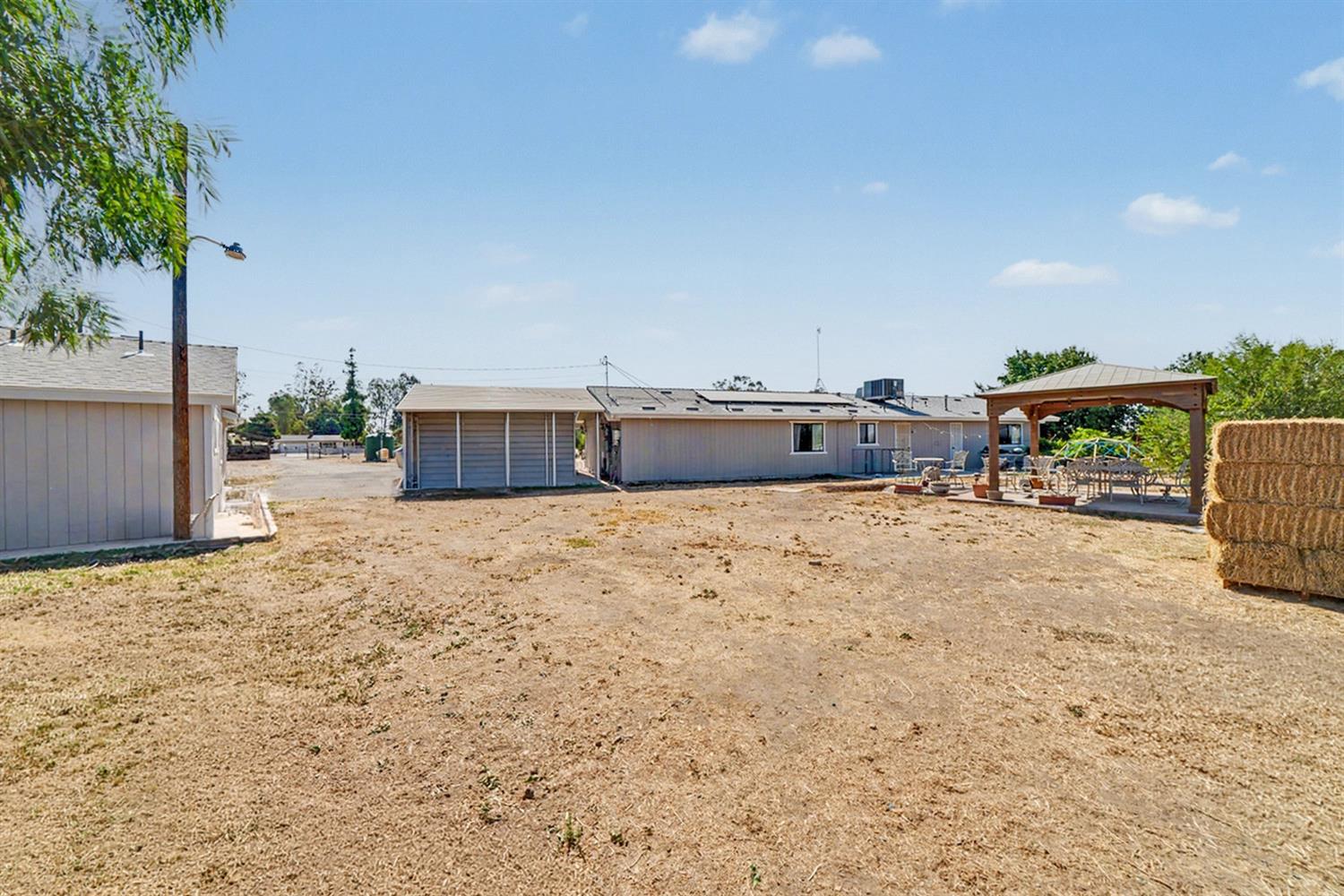 17112 Monreal Rd, Madera, CA 93636