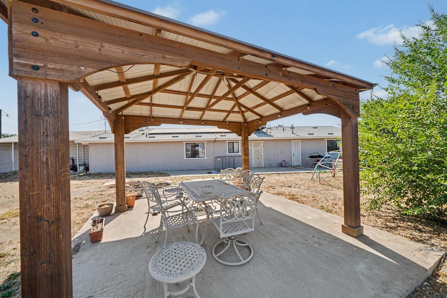 17112 Monreal Rd, Madera, CA 93636