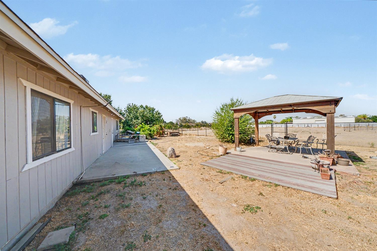 17112 Monreal Rd, Madera, CA 93636