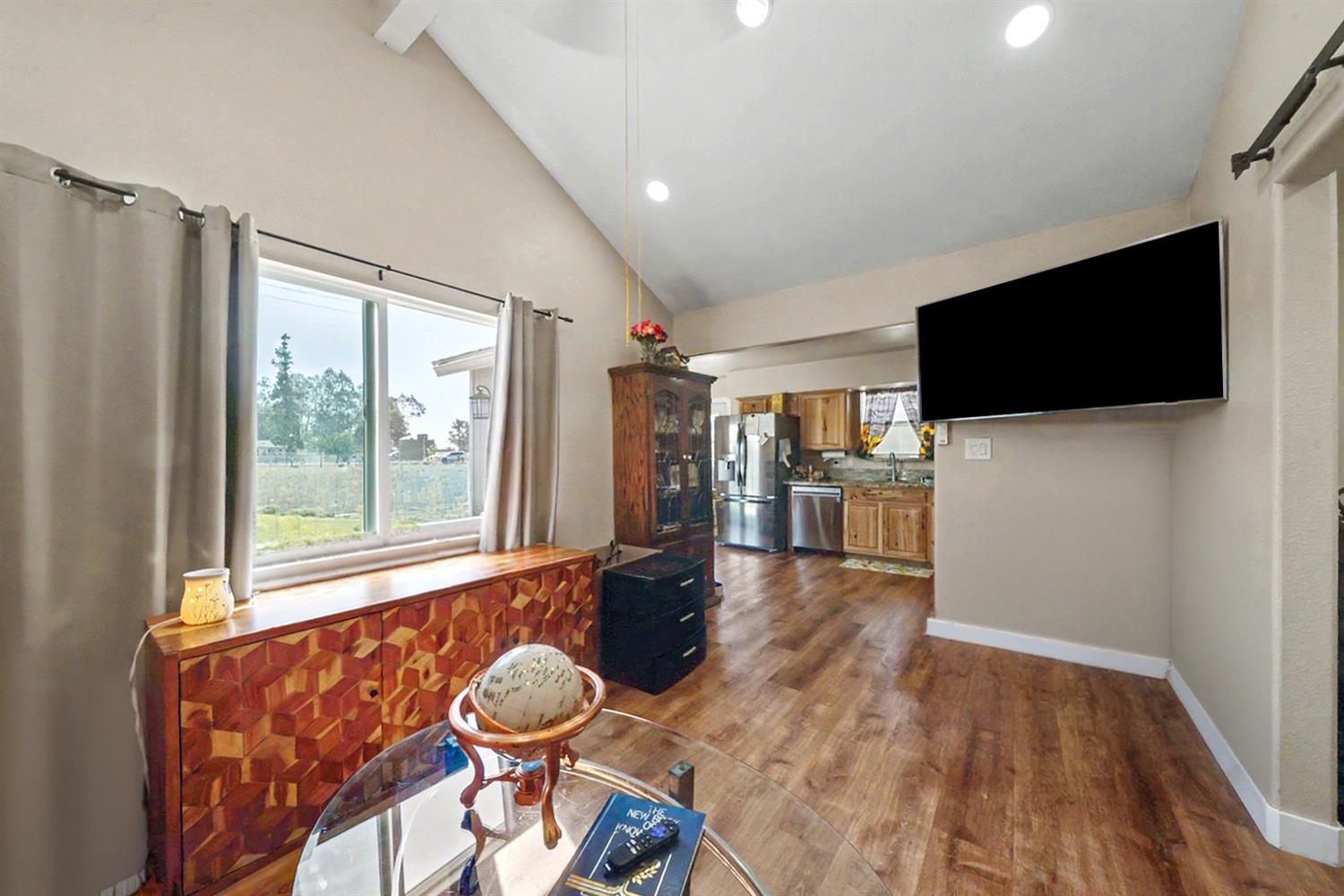 17112 Monreal Rd, Madera, CA 93636