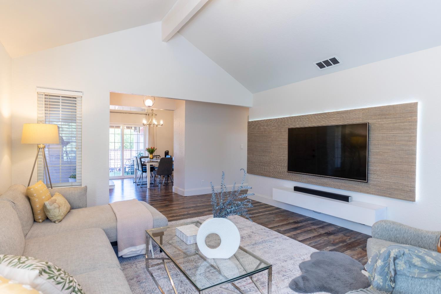 8147 N Cedar Ave #211, Fresno, CA 93720