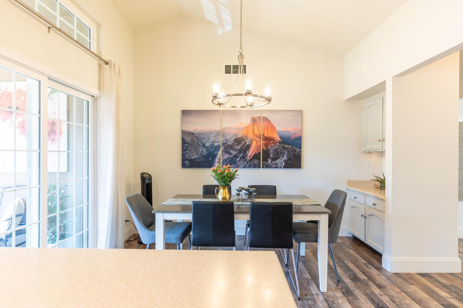8147 N Cedar Ave #211, Fresno, CA 93720