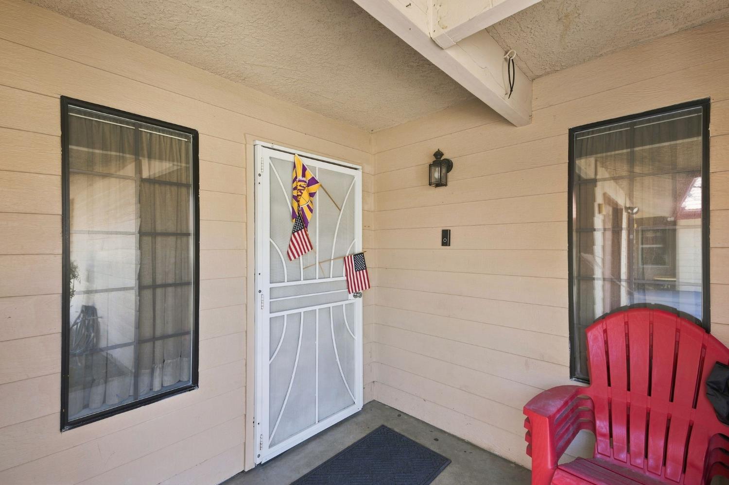 933 Barnett Way, Madera, CA 93637
