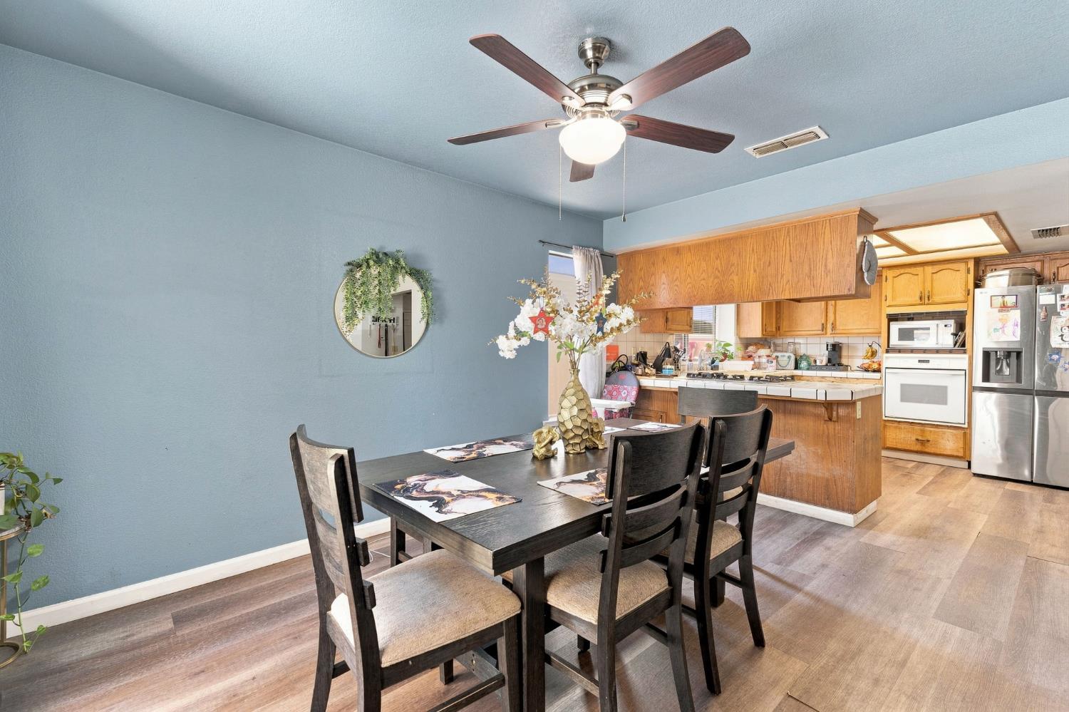 933 Barnett Way, Madera, CA 93637