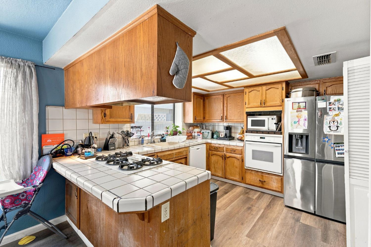 933 Barnett Way, Madera, CA 93637