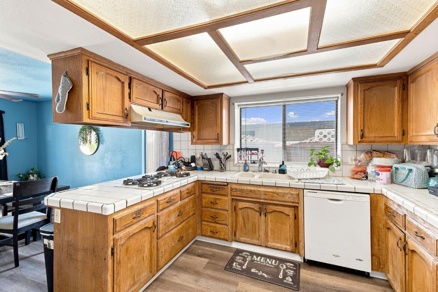 933 Barnett Way, Madera, CA 93637