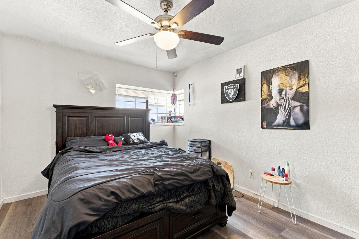 933 Barnett Way, Madera, CA 93637