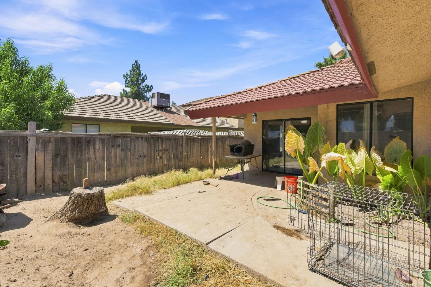 933 Barnett Way, Madera, CA 93637