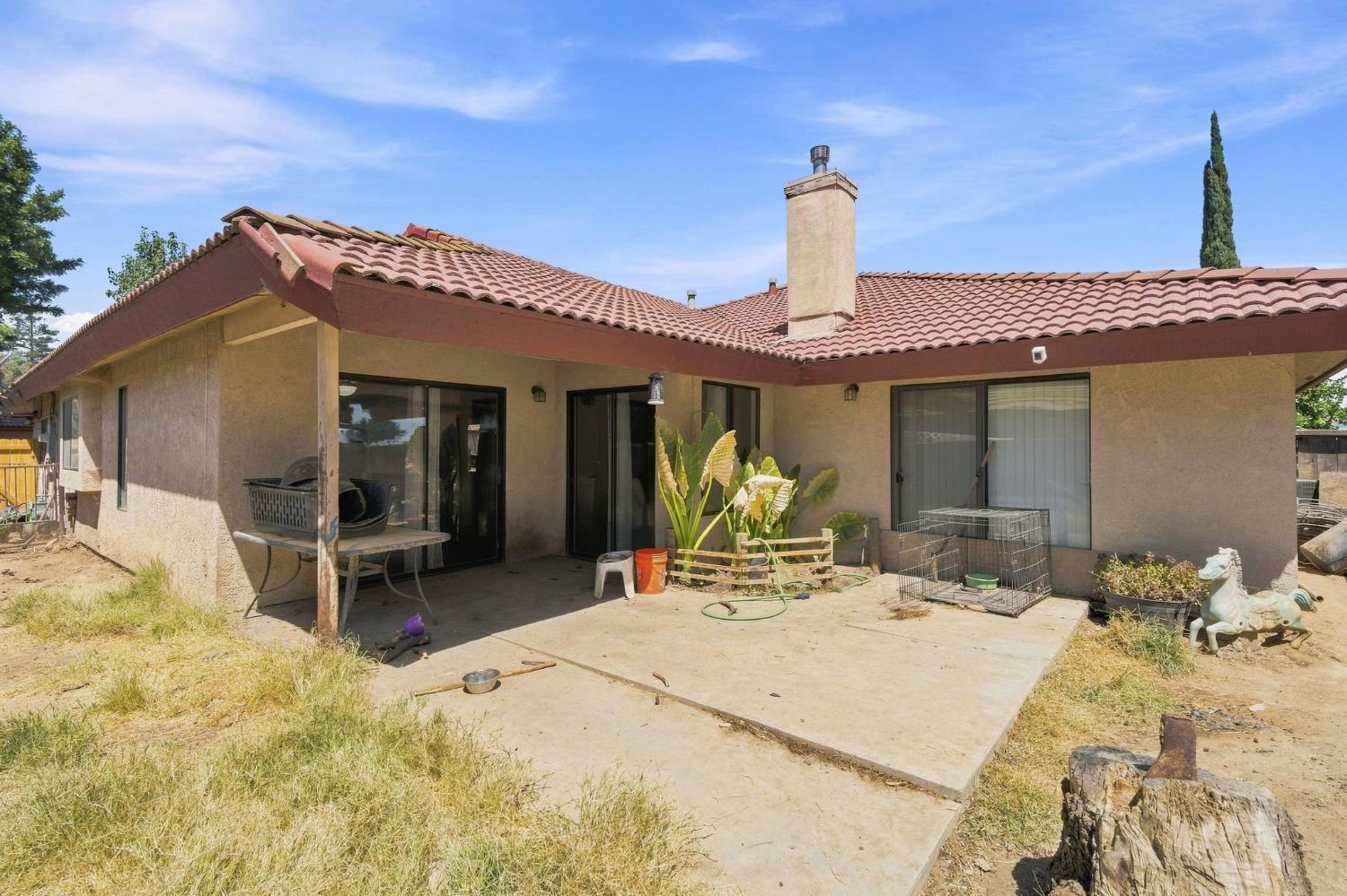 933 Barnett Way, Madera, CA 93637