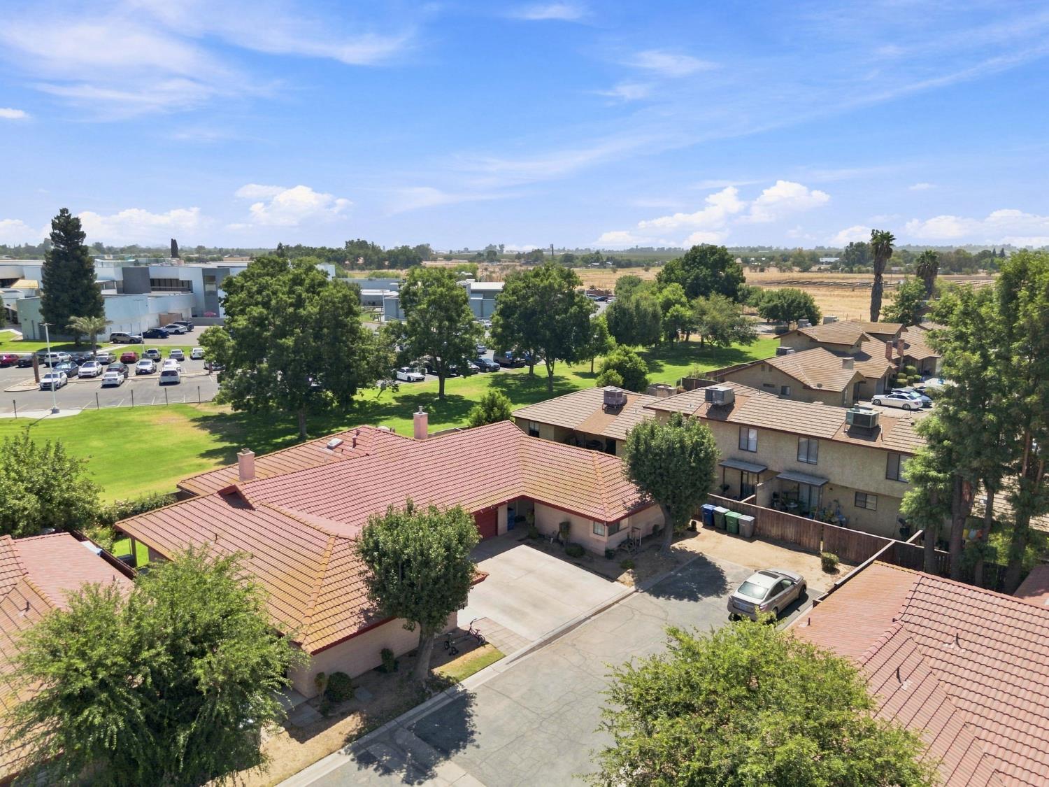 933 Barnett Way, Madera, CA 93637