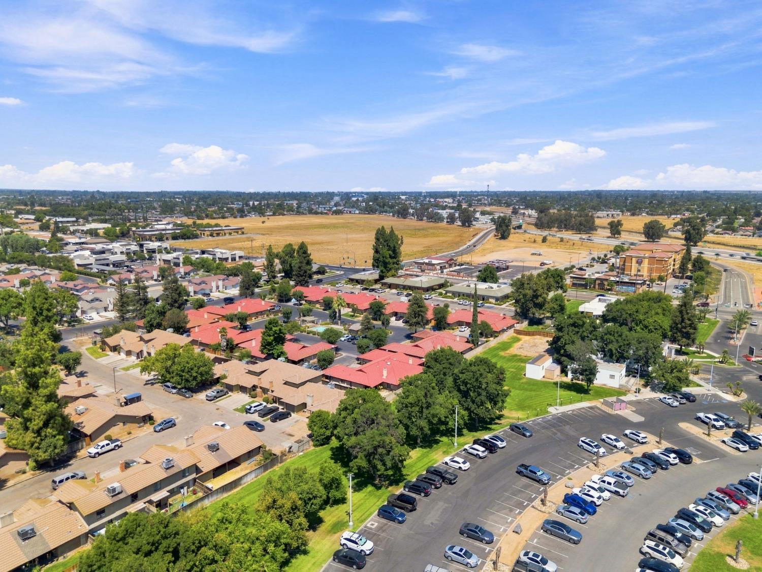 933 Barnett Way, Madera, CA 93637