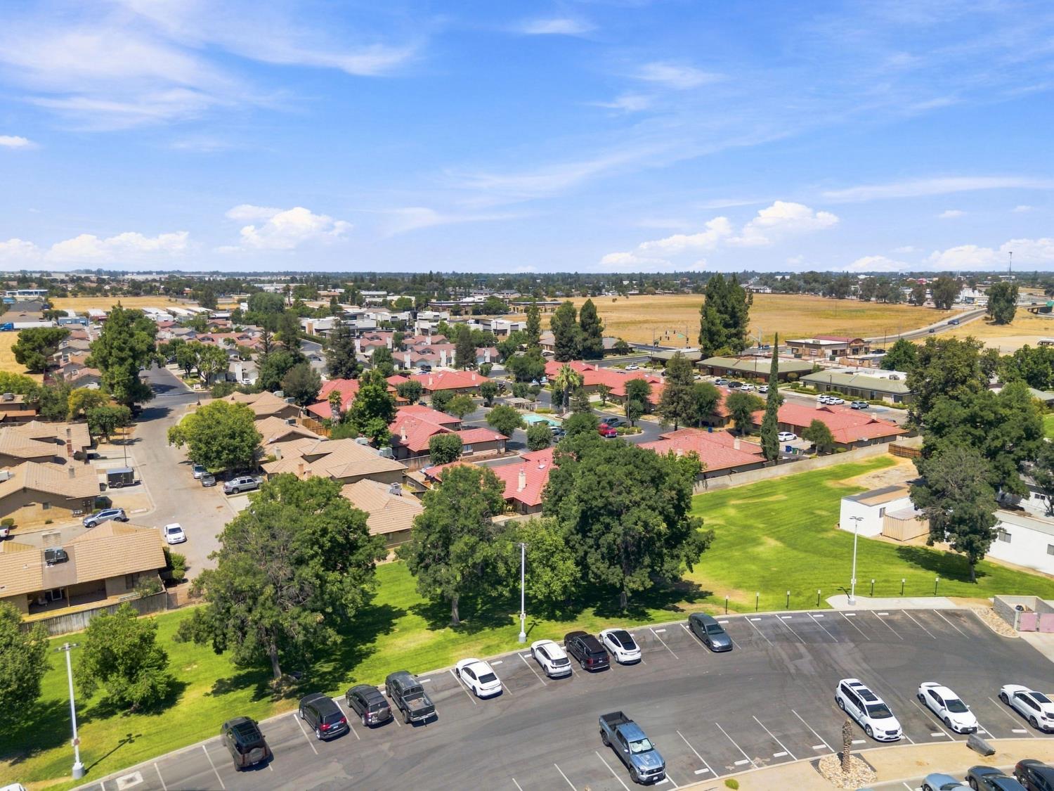 933 Barnett Way, Madera, CA 93637