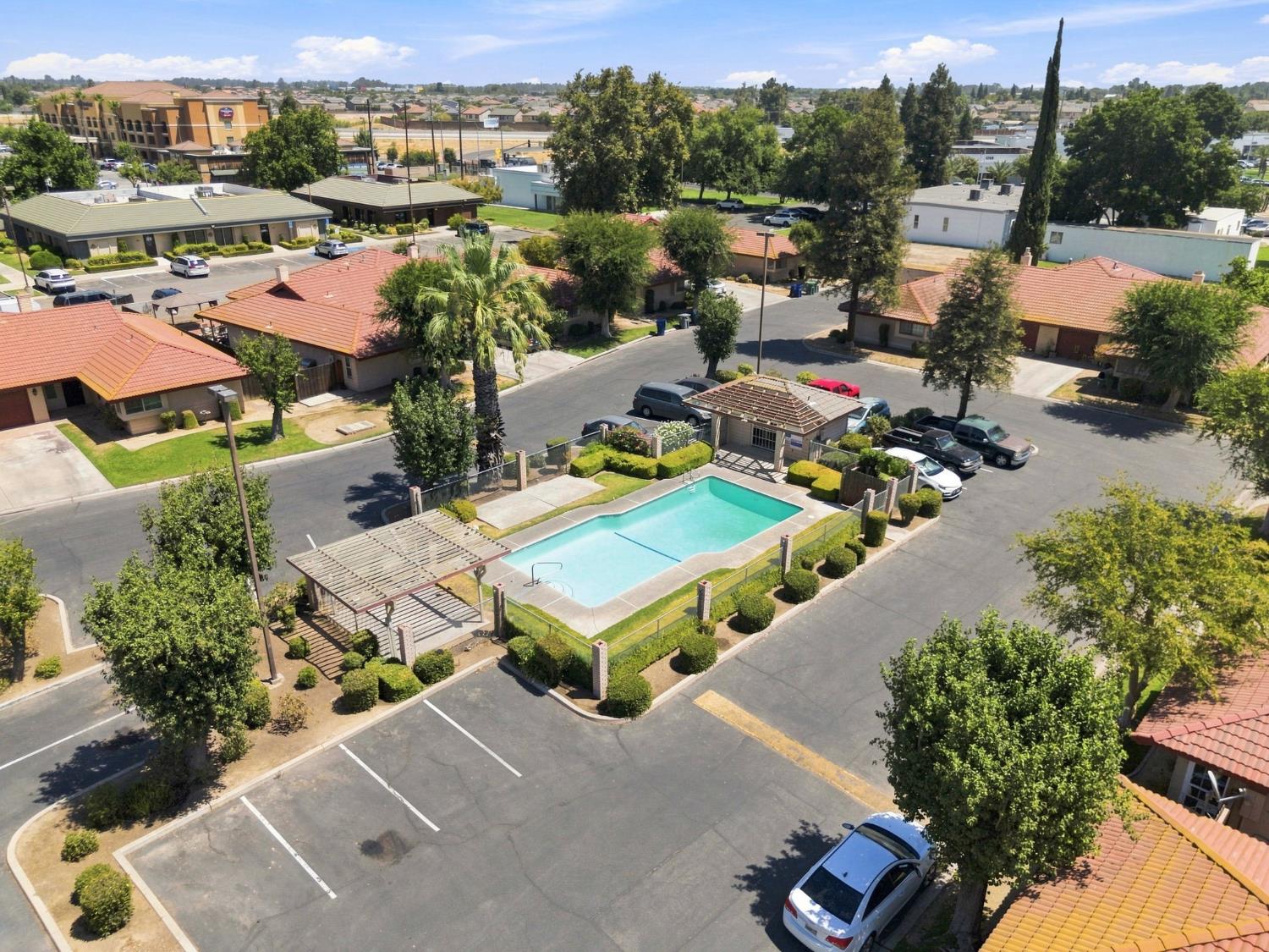 933 Barnett Way, Madera, CA 93637