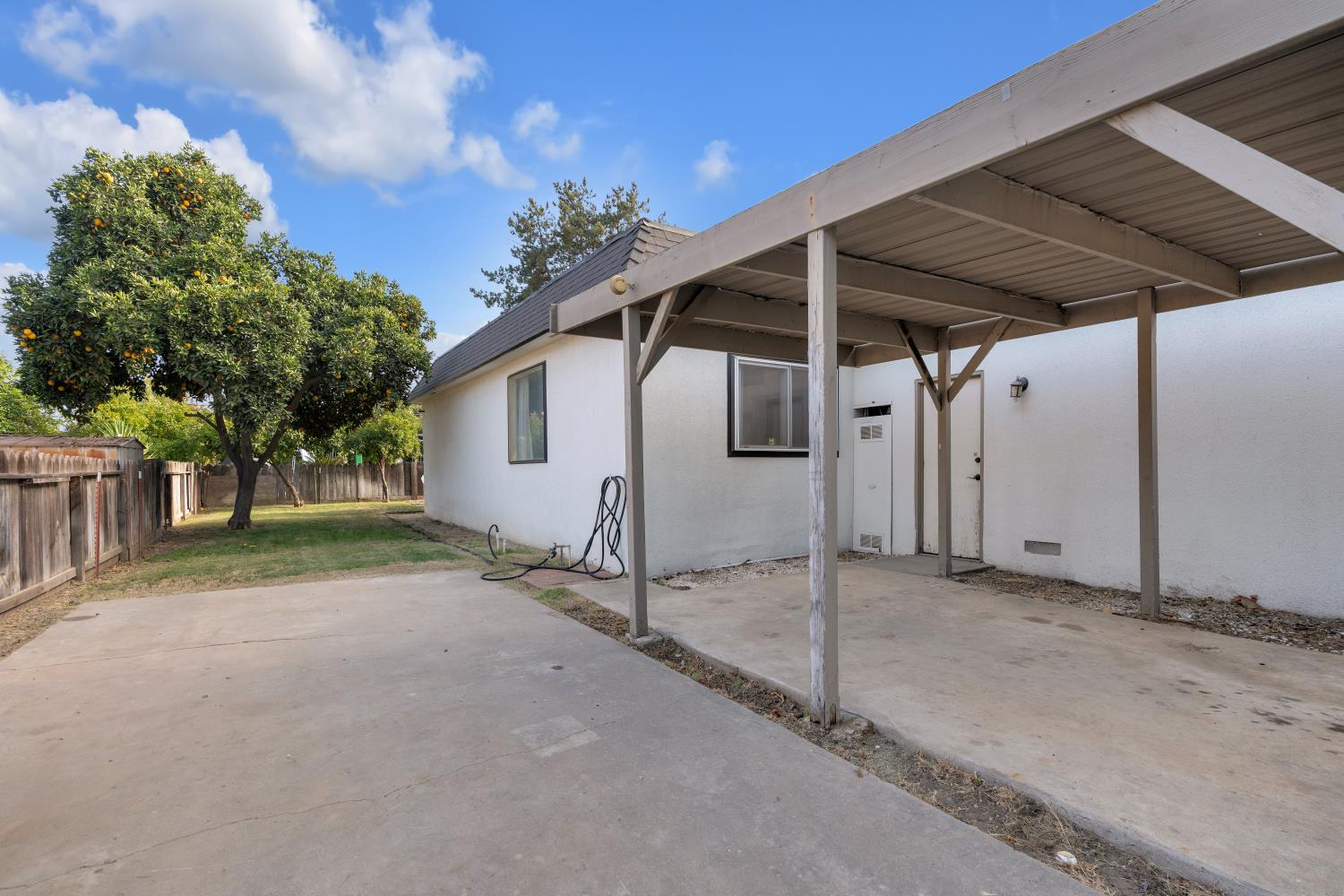 4538 E Ashcroft, Fresno, CA 93726