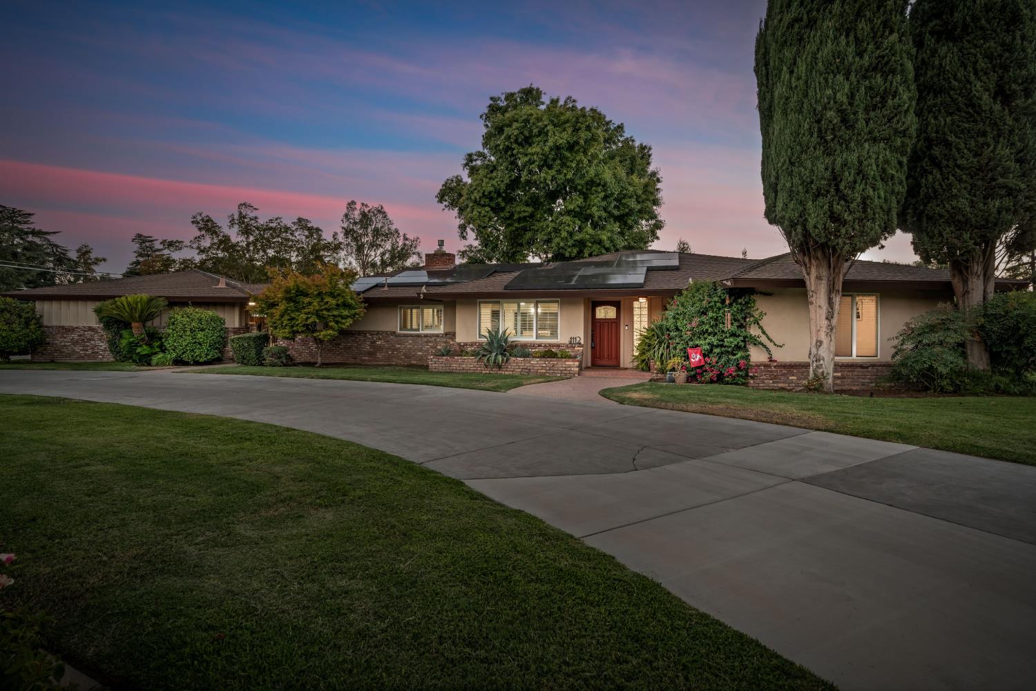 1112 S Sunnyside Ave, Fresno, CA 93727