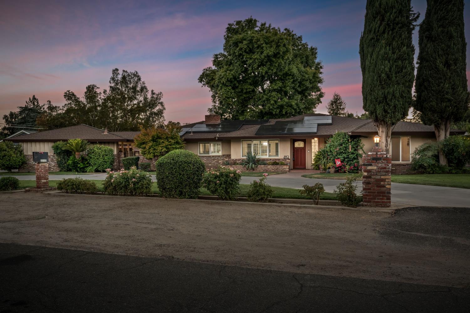 1112 S Sunnyside Ave, Fresno, CA 93727