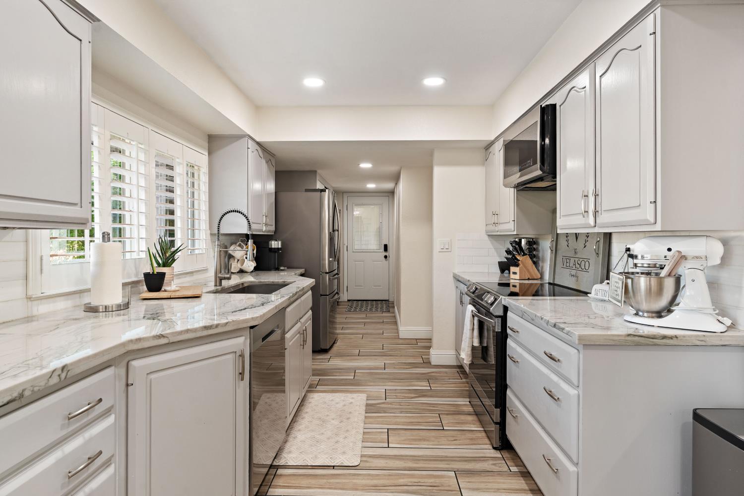 1112 S Sunnyside Ave, Fresno, CA 93727