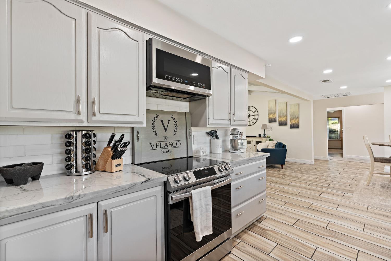 1112 S Sunnyside Ave, Fresno, CA 93727