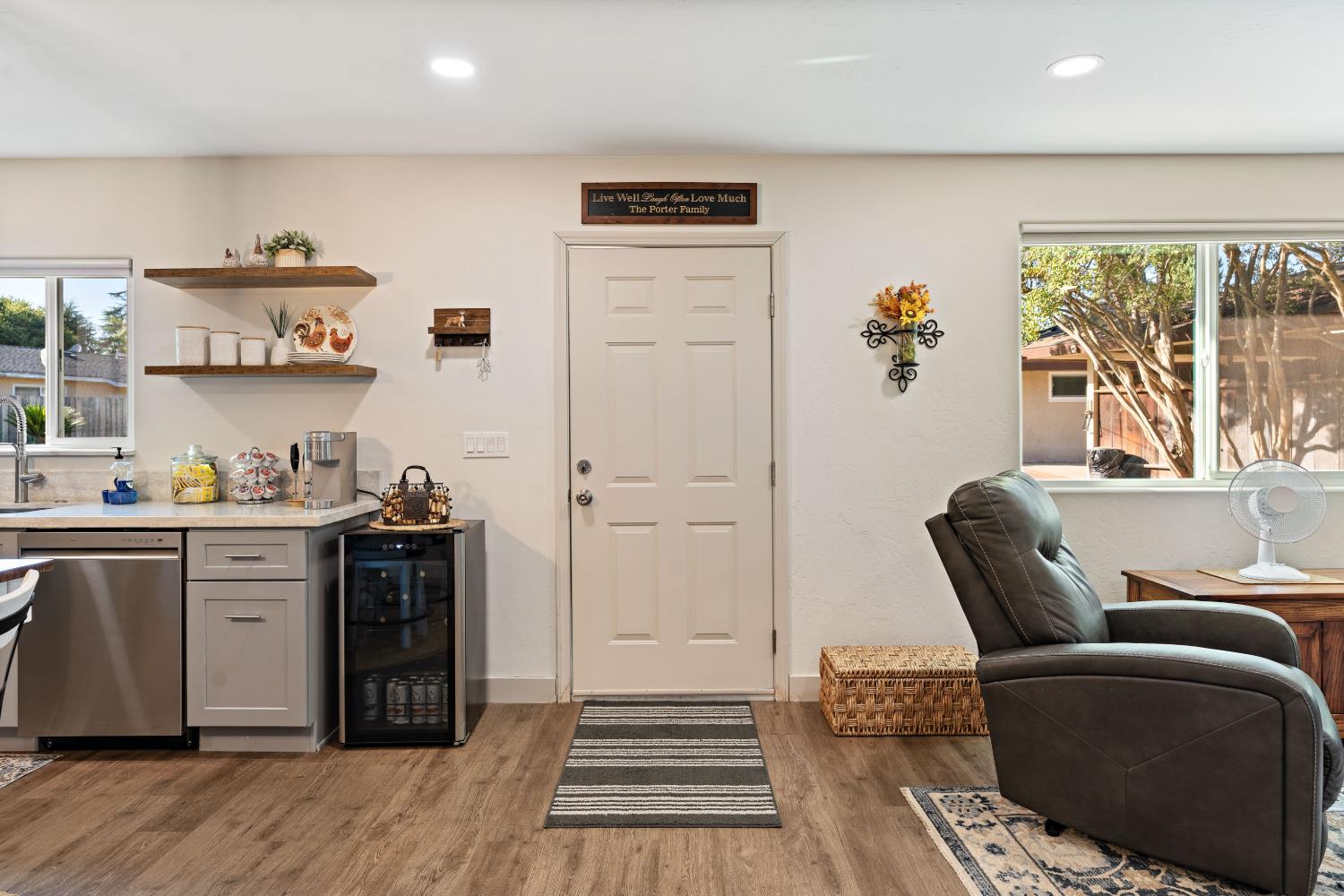 1112 S Sunnyside Ave, Fresno, CA 93727