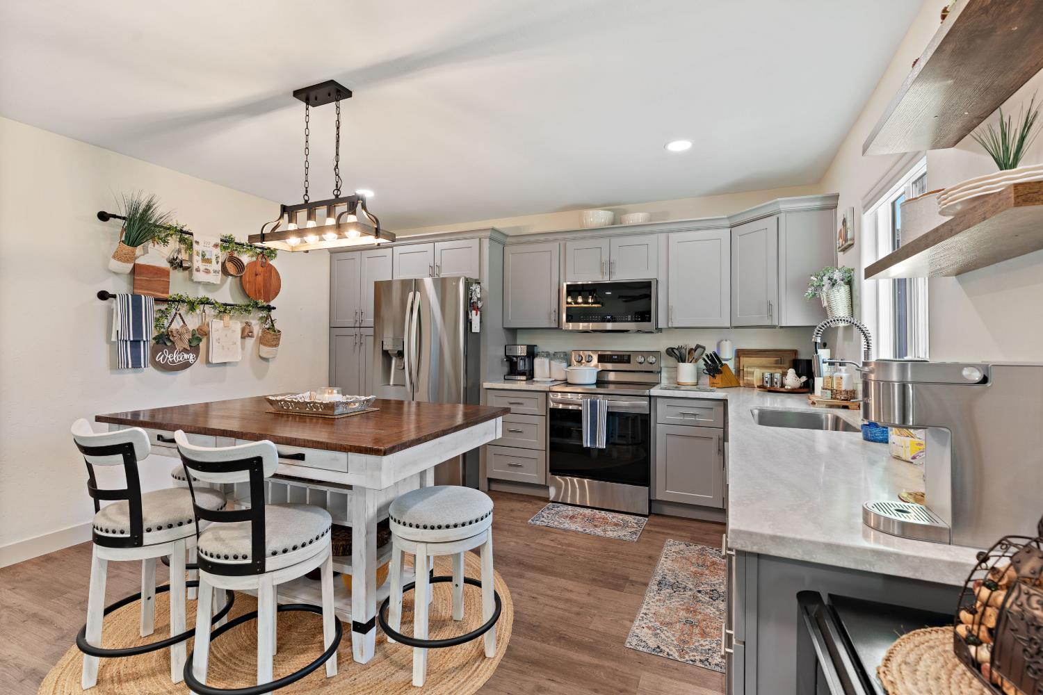 1112 S Sunnyside Ave, Fresno, CA 93727