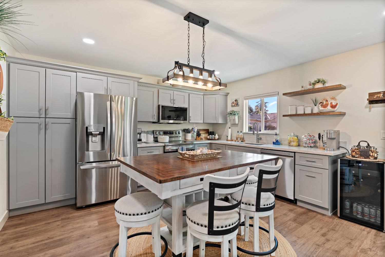 1112 S Sunnyside Ave, Fresno, CA 93727
