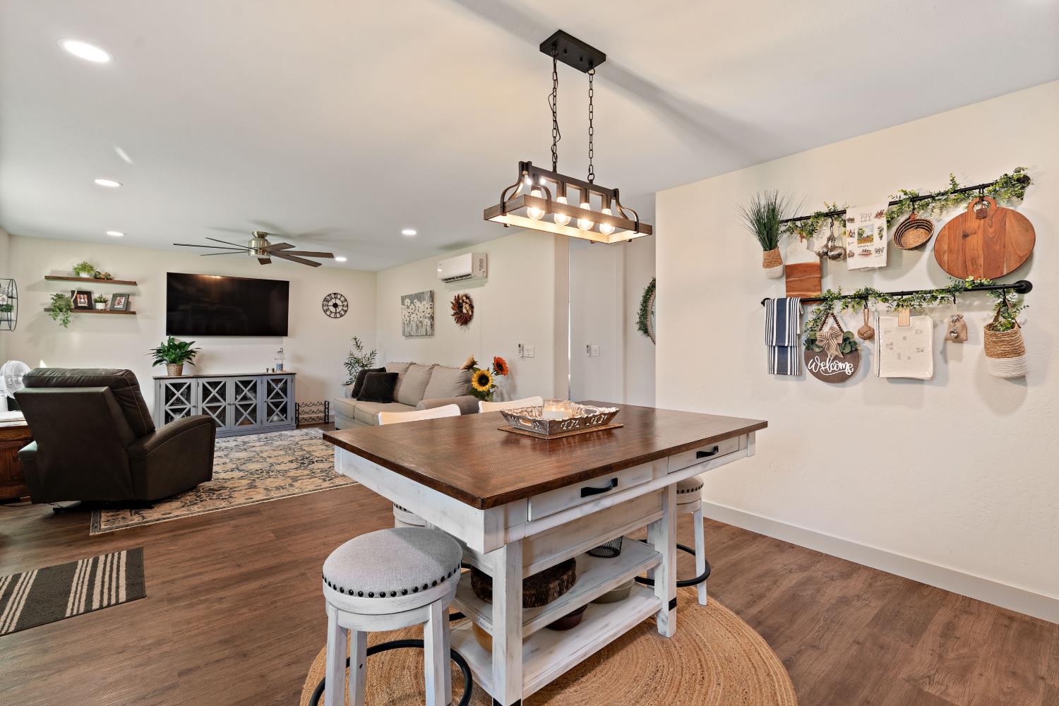 1112 S Sunnyside Ave, Fresno, CA 93727