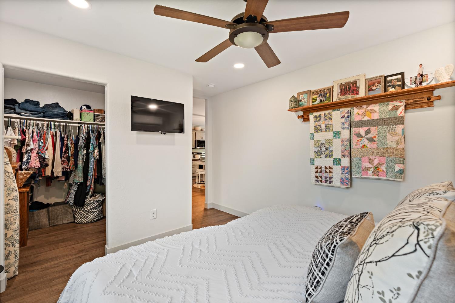 1112 S Sunnyside Ave, Fresno, CA 93727
