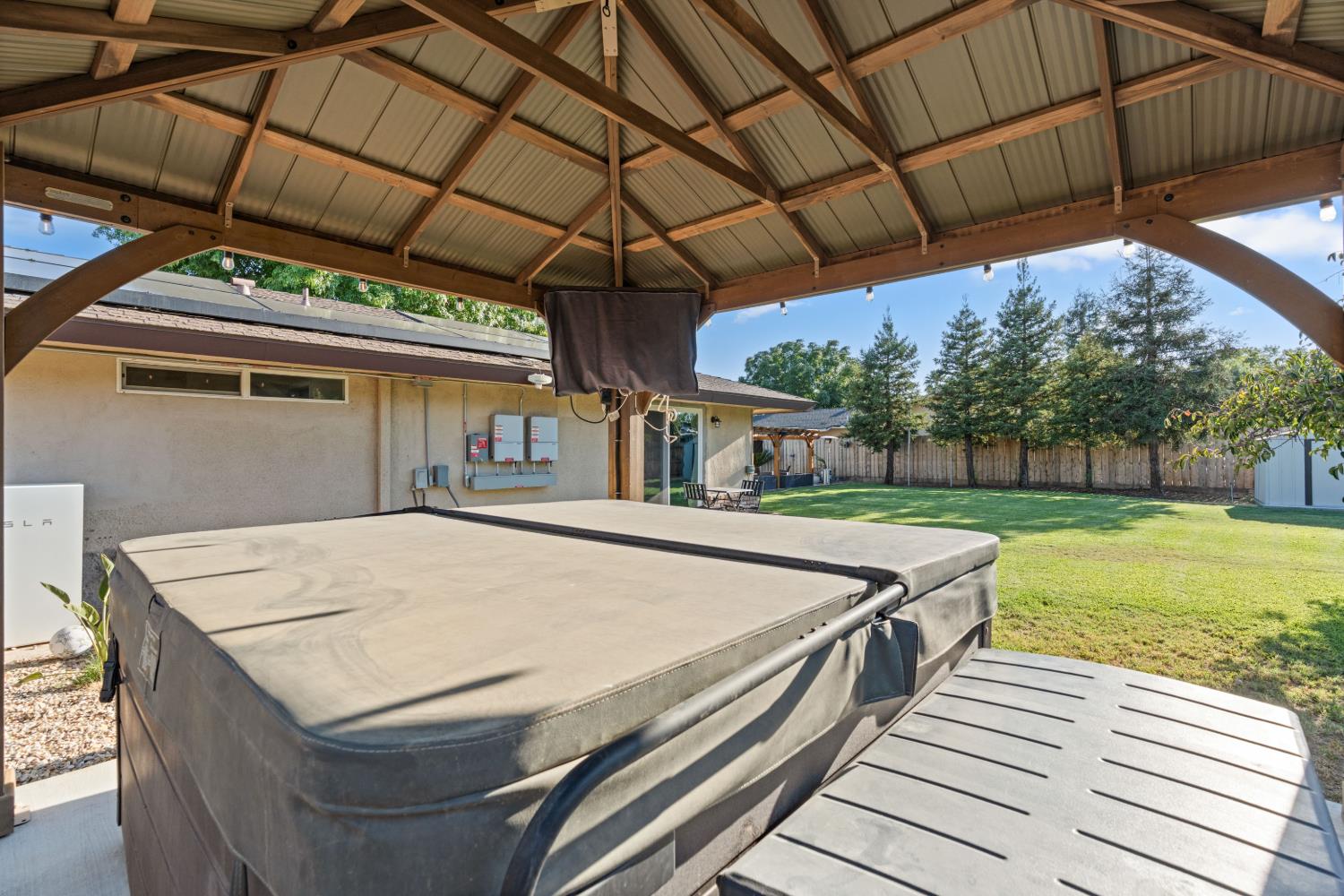 1112 S Sunnyside Ave, Fresno, CA 93727