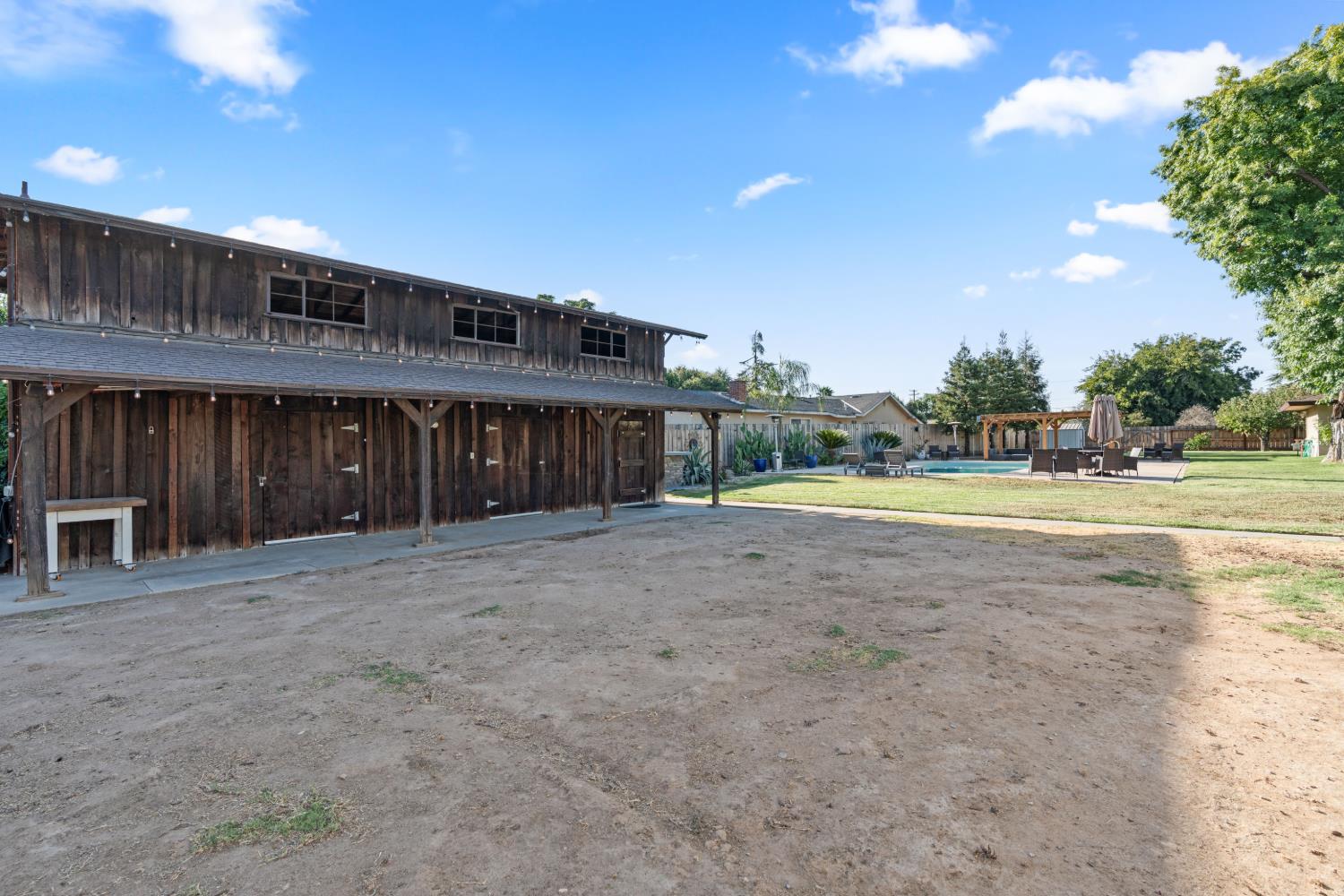 1112 S Sunnyside Ave, Fresno, CA 93727