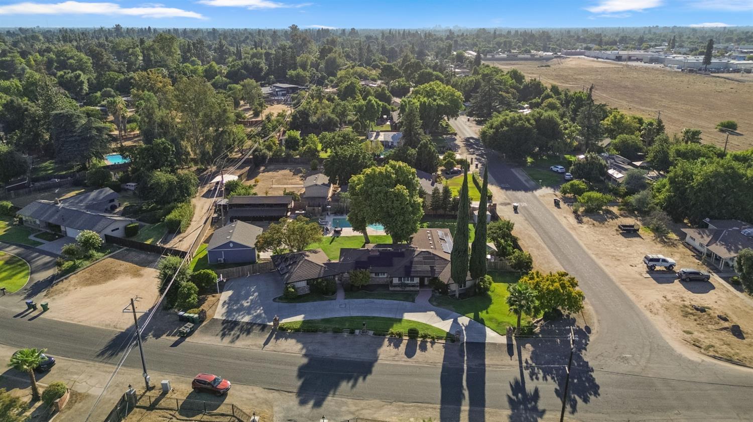 1112 S Sunnyside Ave, Fresno, CA 93727