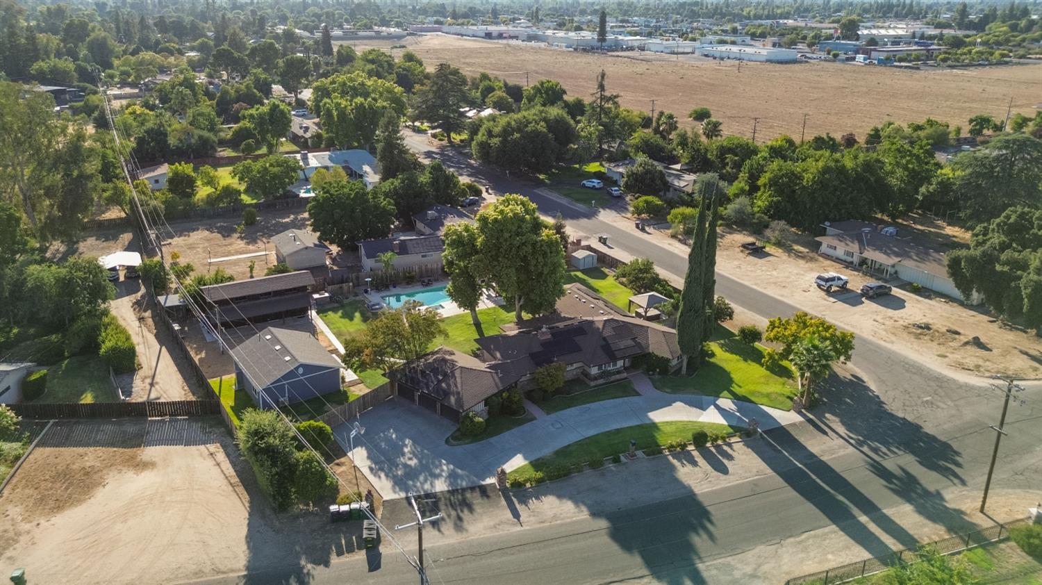 1112 S Sunnyside Ave, Fresno, CA 93727