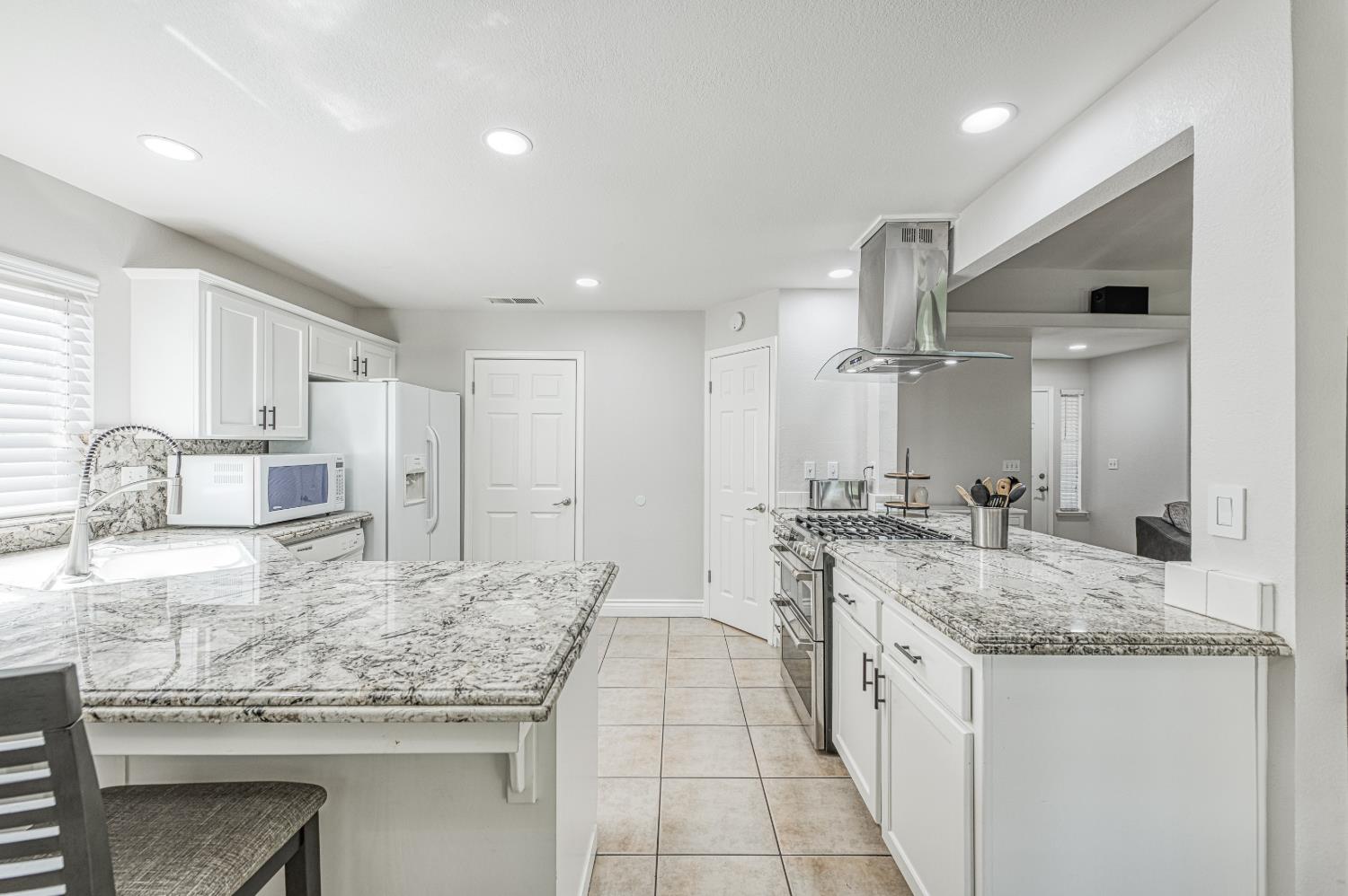 4792 W Mesa Ave, Fresno, CA 93722