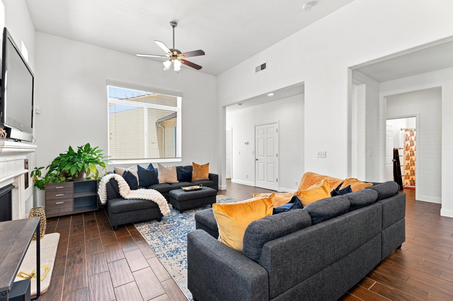 3905 Richmond Ave, Clovis, CA 93619